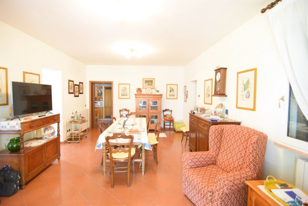 Vendita villa sul lago Magione Umbria foto 10