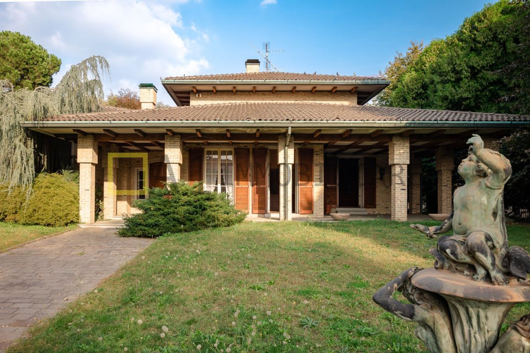 Vendita villa in città Lentate sul Seveso Lombardia foto 1