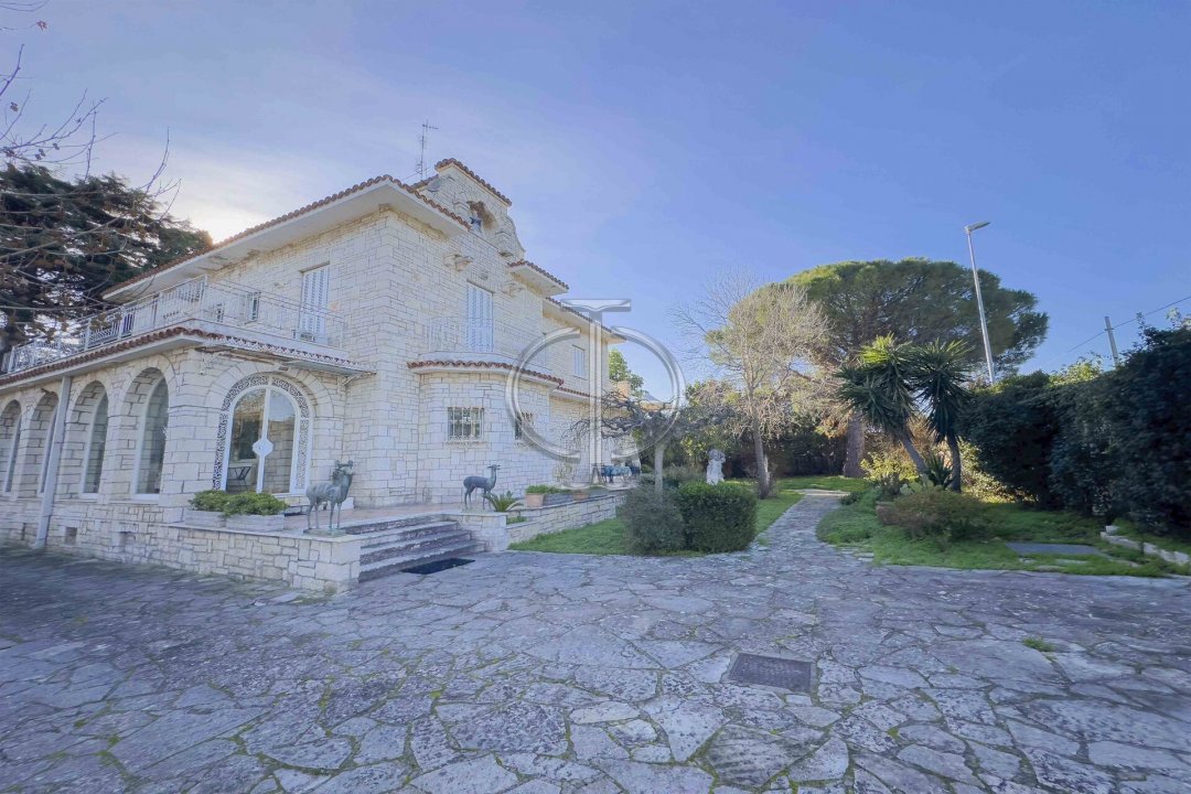 Vendita villa sul mare Bari Puglia foto 1