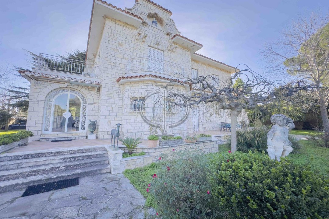 Vendita villa sul mare Bari Puglia foto 2