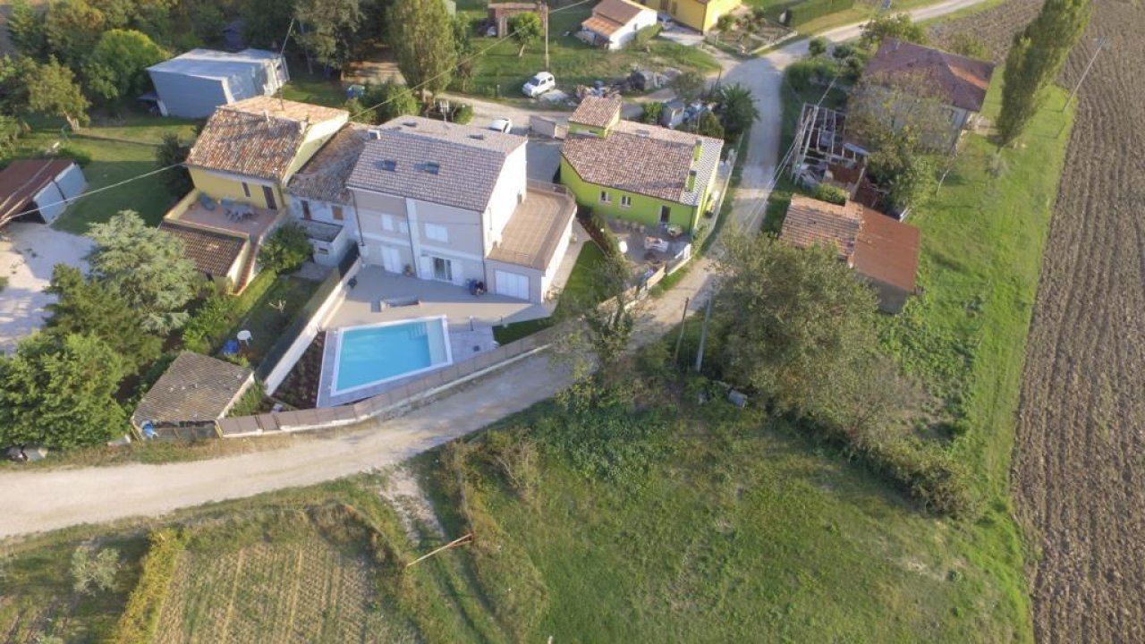 Vendita villa in  Pesaro Marche foto 3