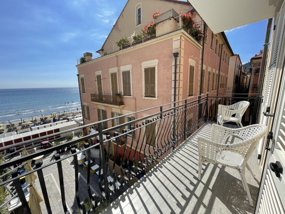 Vendita appartamento sul mare Alassio Liguria foto 3