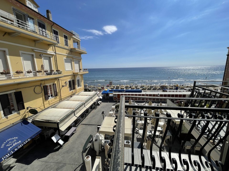 Vendita appartamento sul mare Alassio Liguria foto 15