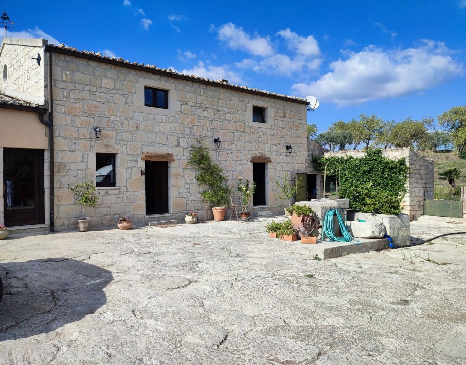 Vendita villa in montagna Rosolini Sicilia foto 1