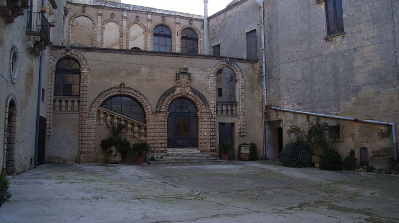 Vendita castello in città Parabita Puglia foto 20